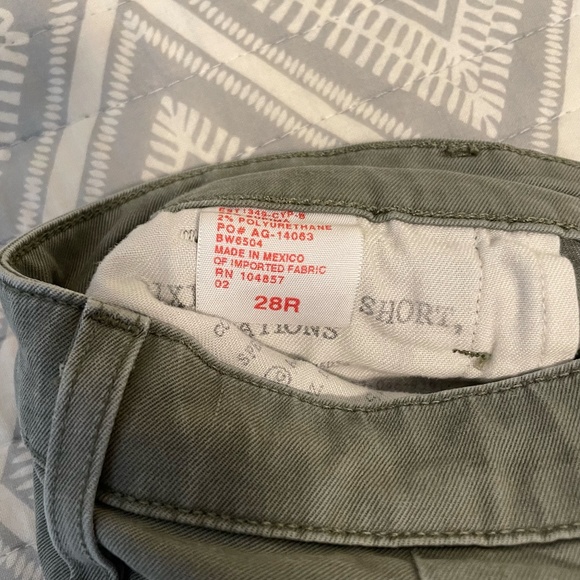 Shorts - Picture 3 of 3